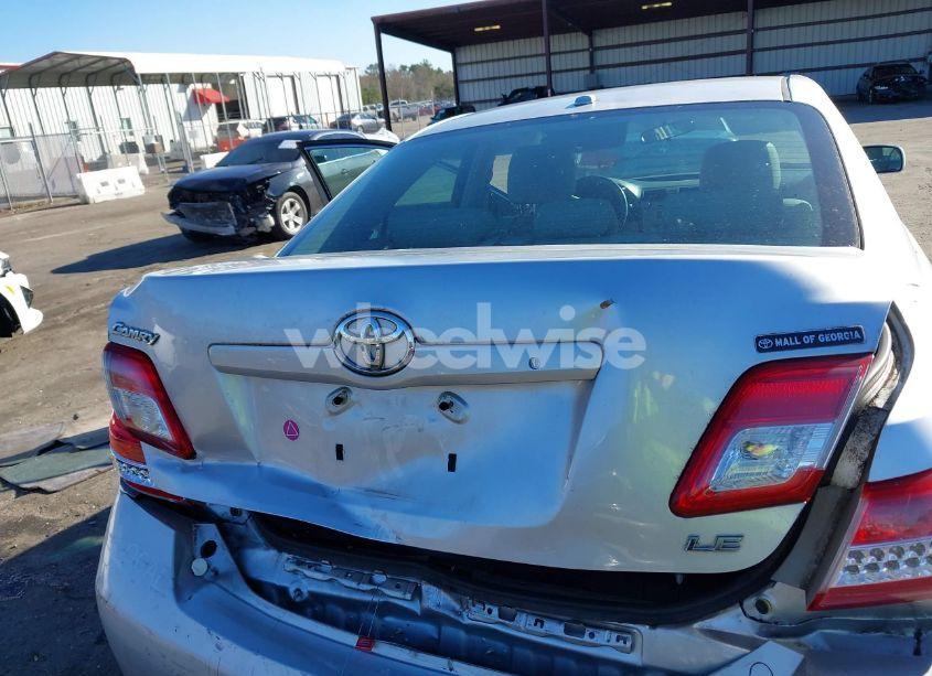 Photo 6 of 2011 Toyota Camry LE (VIN 4T1BF3EK6BU169868)