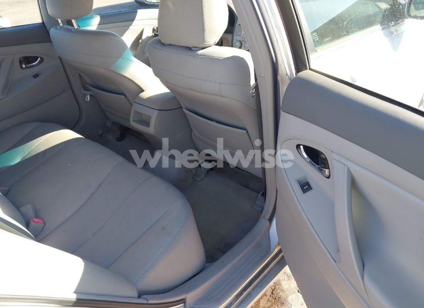 Photo 8 of 2011 Toyota Camry LE (VIN 4T1BF3EK6BU169868)