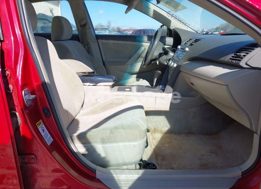 Photo 5 of 2011 Toyota Camry LE (VIN 4T1BF3EK6BU180644)