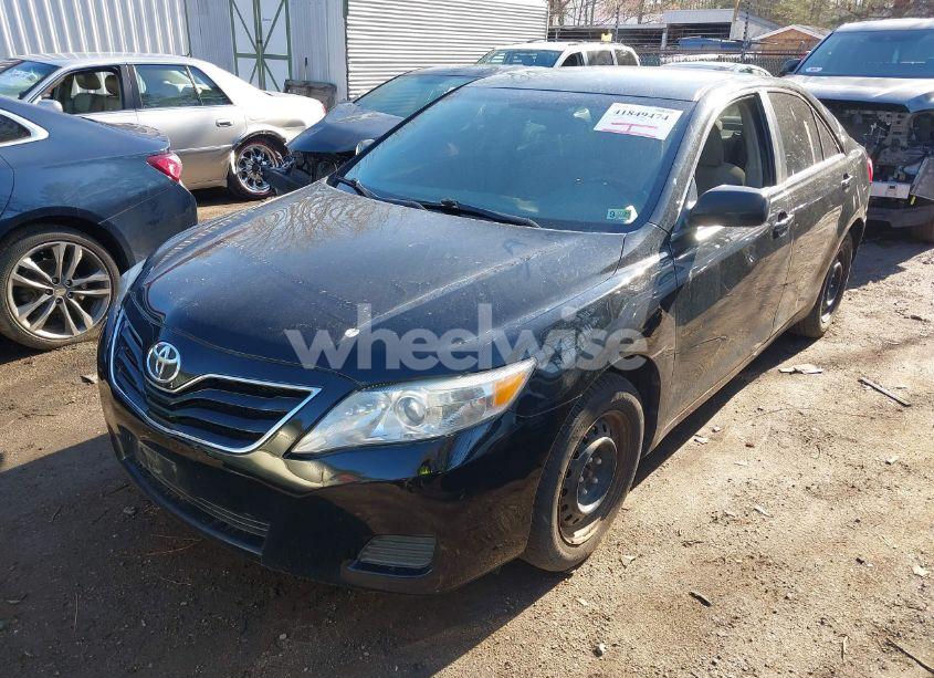 Photo 2 of 2011 Toyota Camry LE (VIN 4T1BF3EK6BU184628)