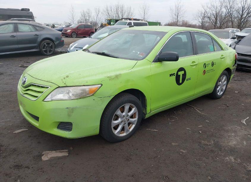 Photo 2 of 2011 Toyota Camry LE (VIN 4T1BF3EK6BU191854)