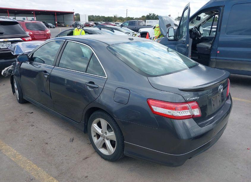 Photo 3 of 2011 Toyota Camry SE (VIN 4T1BF3EK6BU199923)