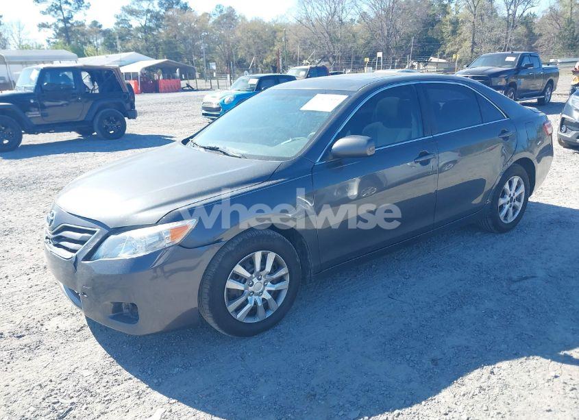 Photo 2 of 2011 Toyota Camry LE (VIN 4T1BF3EK6BU205509)