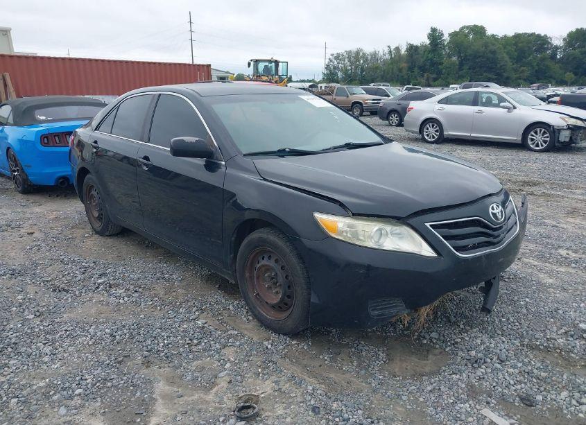 2011 Toyota Camry LE (VIN 4T1BF3EK6BU211245) main photo