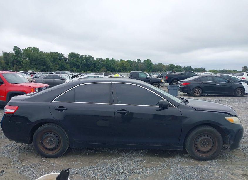 Photo 13 of 2011 Toyota Camry LE (VIN 4T1BF3EK6BU211245)