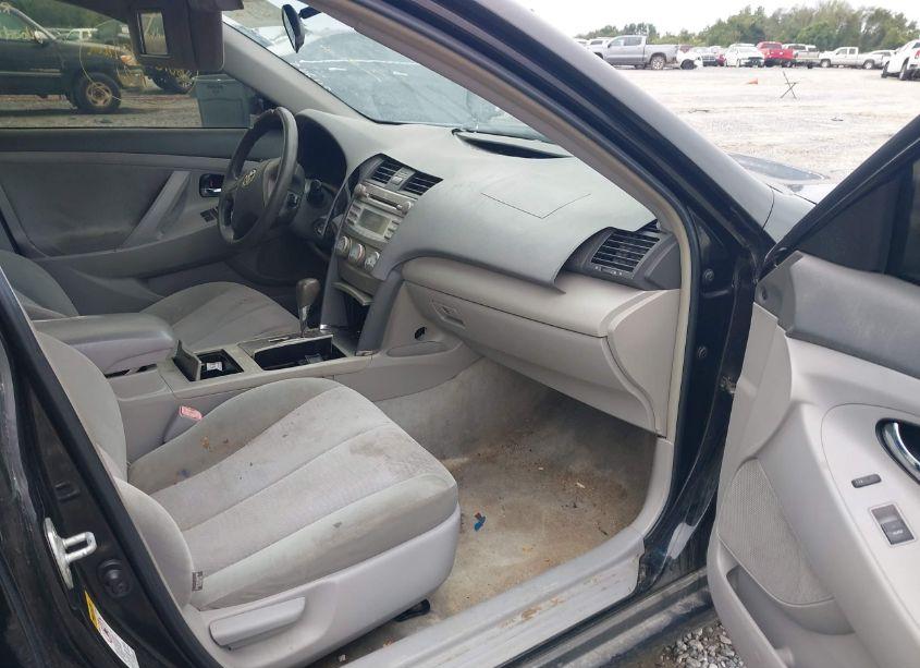 Photo 5 of 2011 Toyota Camry LE (VIN 4T1BF3EK6BU211245)