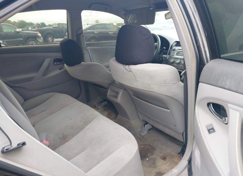 Photo 8 of 2011 Toyota Camry LE (VIN 4T1BF3EK6BU211245)