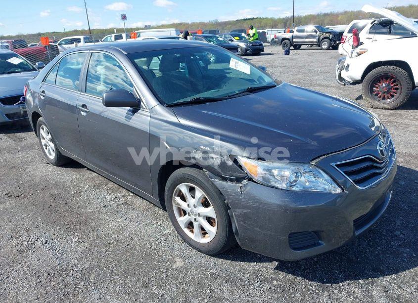 2011 Toyota Camry LE (VIN 4T1BF3EK6BU217577) main photo