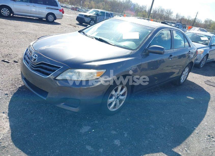 Photo 2 of 2011 Toyota Camry LE (VIN 4T1BF3EK6BU217577)