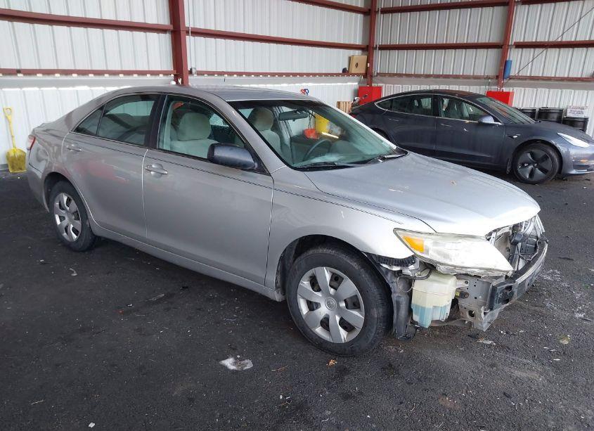 2011 Toyota Camry (VIN 4T1BF3EK6BU617137) main photo