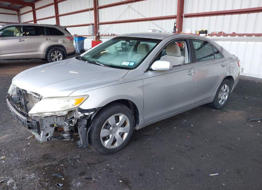 Photo 2 of 2011 Toyota Camry (VIN 4T1BF3EK6BU617137)