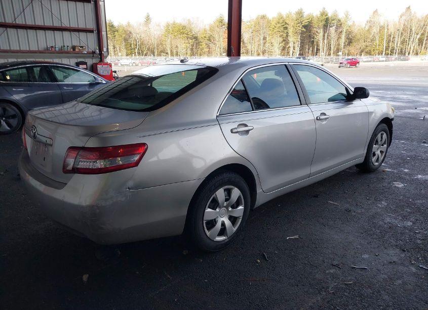 Photo 4 of 2011 Toyota Camry (VIN 4T1BF3EK6BU617137)