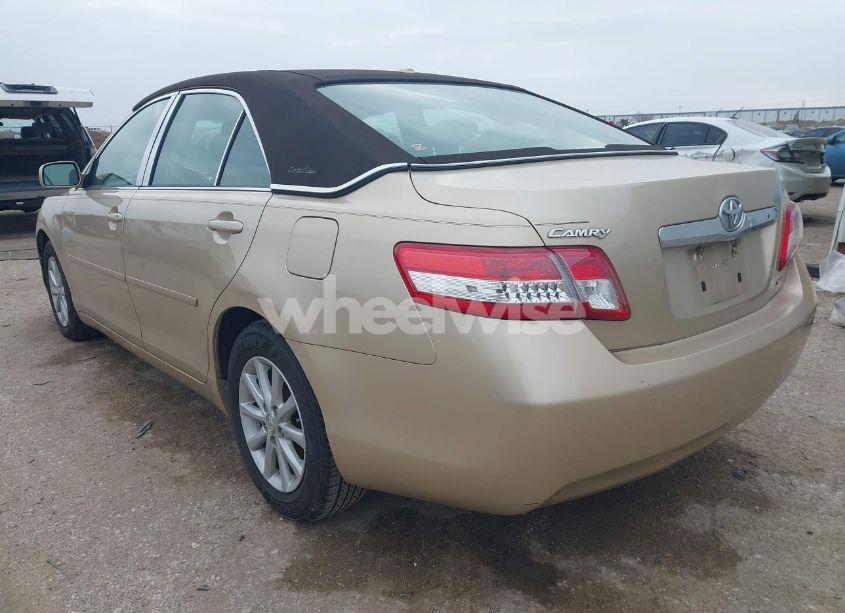 Photo 3 of 2011 Toyota Camry XLE (VIN 4T1BF3EK6BU619566)