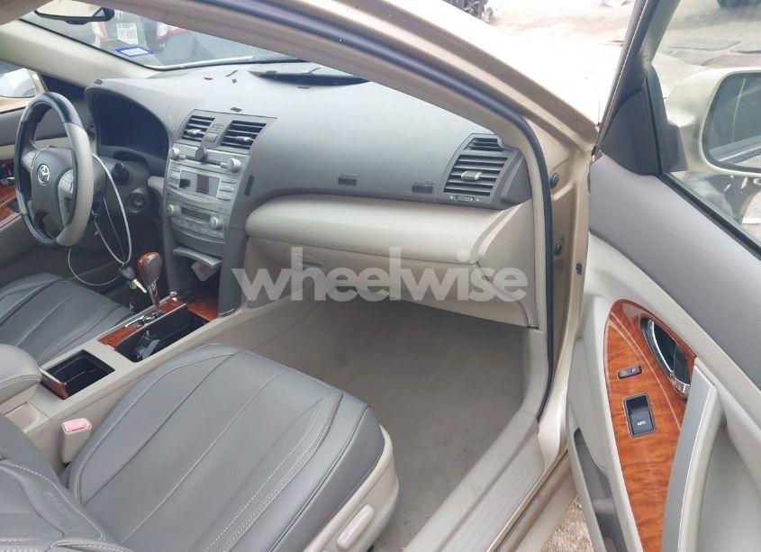 Photo 5 of 2011 Toyota Camry XLE (VIN 4T1BF3EK6BU619566)