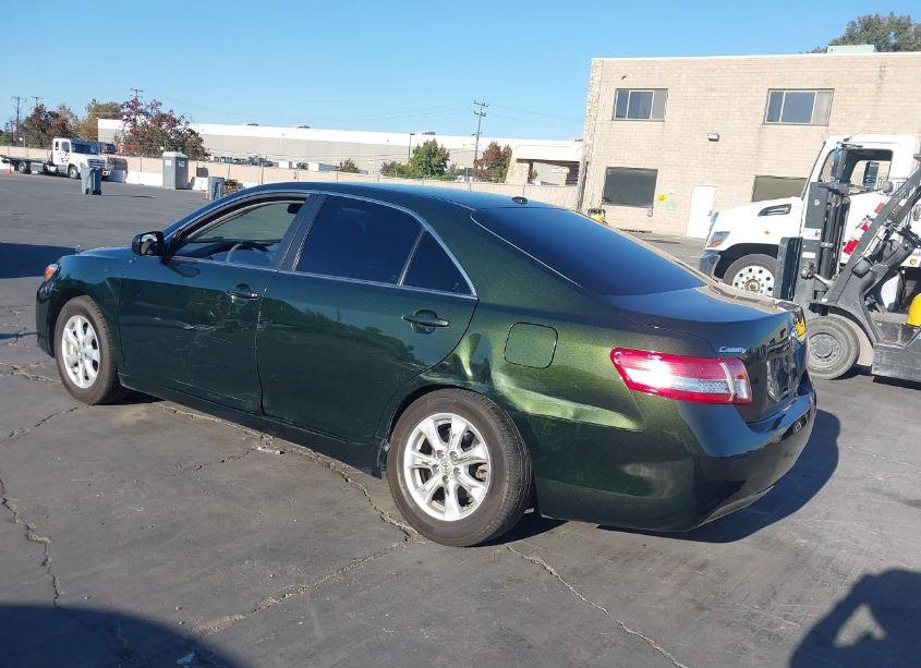 Photo 3 of 2011 Toyota Camry LE (VIN 4T1BF3EK6BU624556)