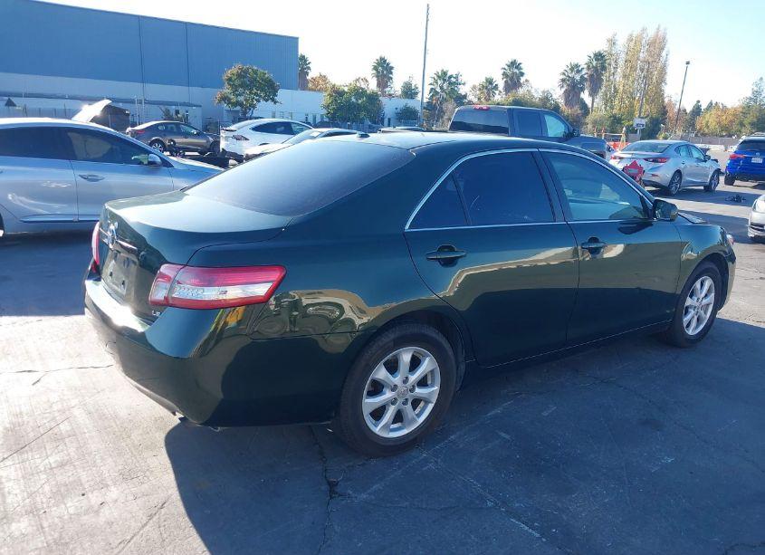 Photo 4 of 2011 Toyota Camry LE (VIN 4T1BF3EK6BU624556)