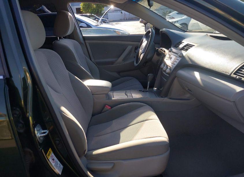 Photo 5 of 2011 Toyota Camry LE (VIN 4T1BF3EK6BU624556)