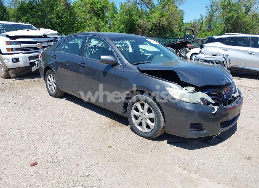 2011 Toyota Camry LE (VIN 4T1BF3EK6BU626047) main photo