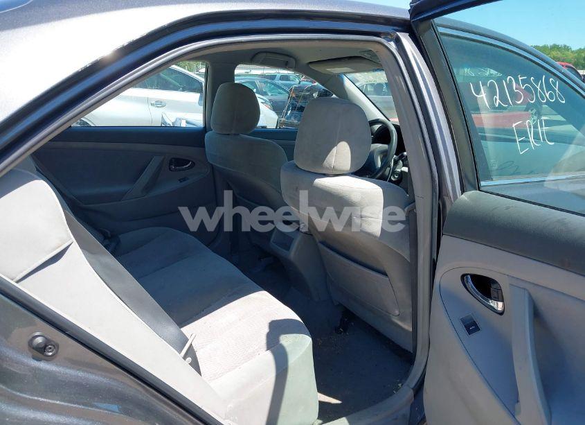 Photo 8 of 2011 Toyota Camry LE (VIN 4T1BF3EK6BU626047)