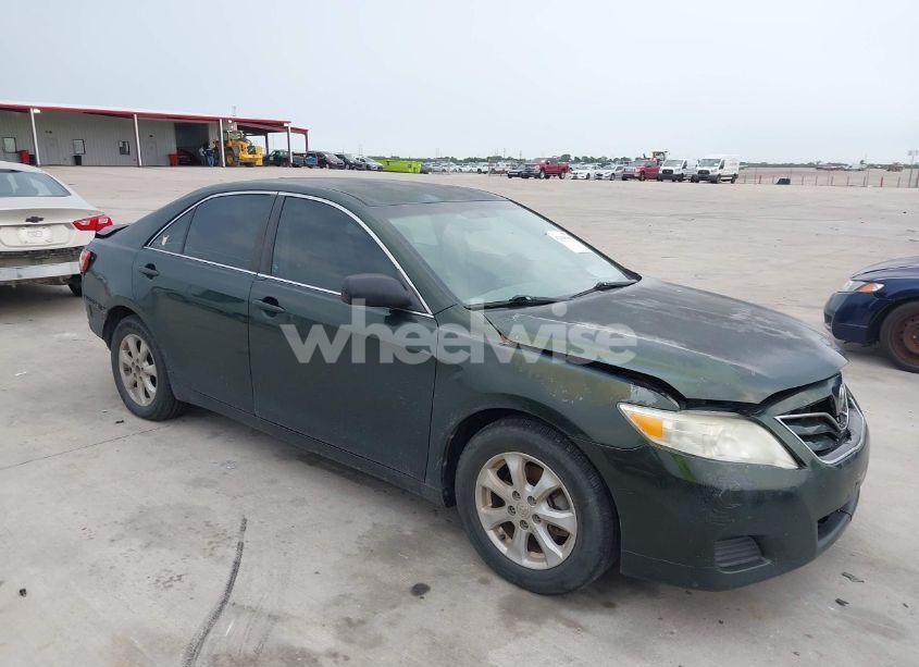 2011 Toyota Camry LE (VIN 4T1BF3EK6BU633211) main photo