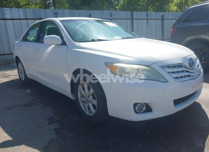 2011 Toyota Camry LE (VIN 4T1BF3EK6BU634245) main photo