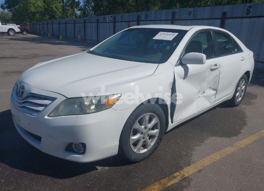 Photo 2 of 2011 Toyota Camry LE (VIN 4T1BF3EK6BU634245)