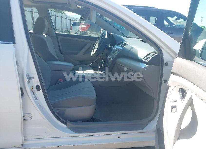 Photo 5 of 2011 Toyota Camry LE (VIN 4T1BF3EK6BU634245)