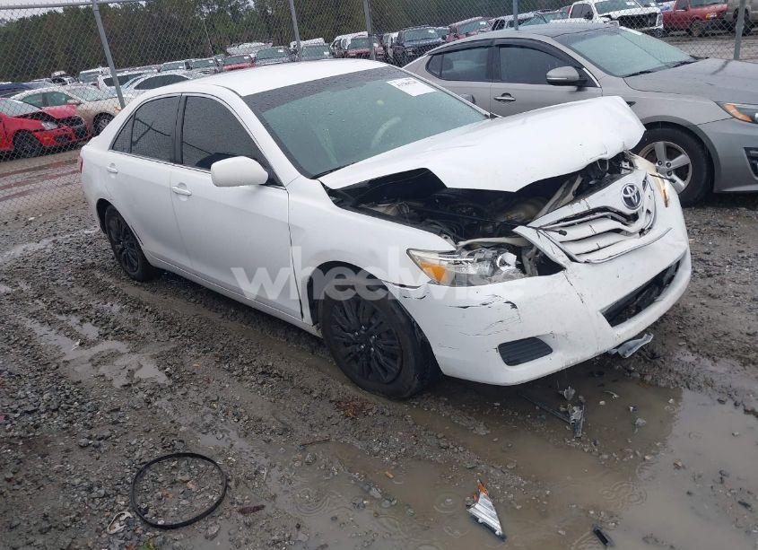 2011 Toyota Camry LE (VIN 4T1BF3EK6BU640174) main photo