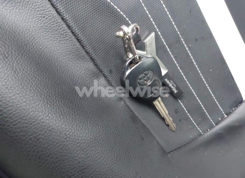 Photo 11 of 2011 Toyota Camry LE (VIN 4T1BF3EK6BU640174)