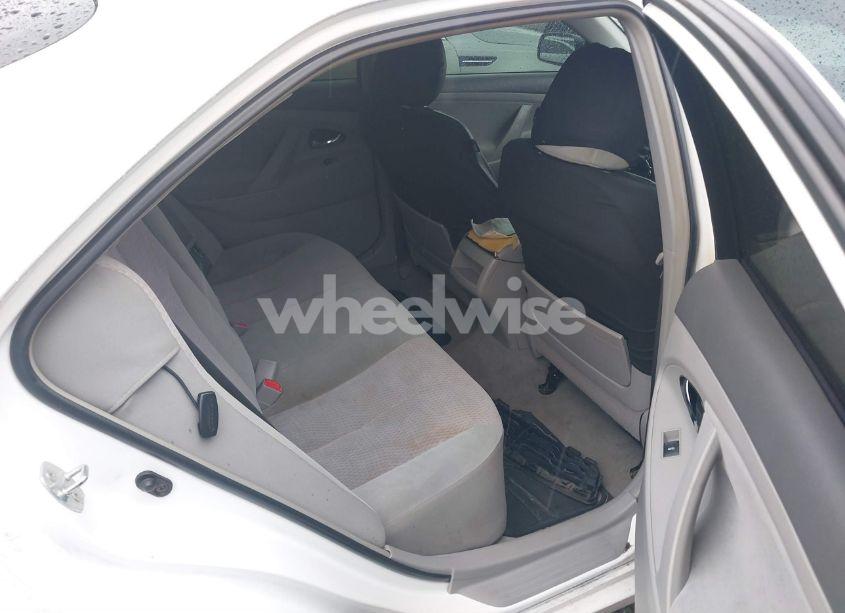 Photo 8 of 2011 Toyota Camry LE (VIN 4T1BF3EK6BU640174)