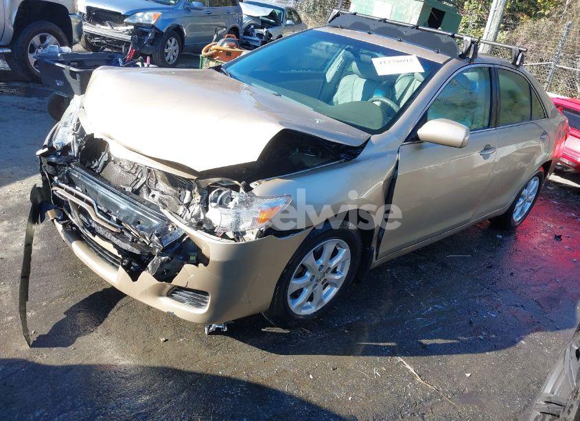 Photo 2 of 2011 Toyota Camry LE (VIN 4T1BF3EK6BU645343)