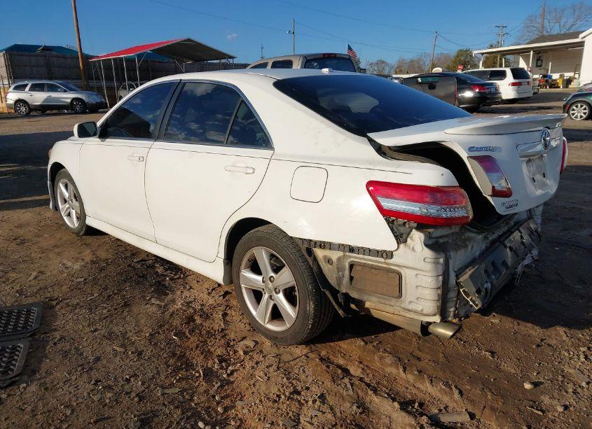 Photo 3 of 2011 Toyota Camry SE (VIN 4T1BF3EK6BU652745)