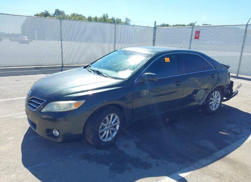Photo 2 of 2011 Toyota Camry XLE (VIN 4T1BF3EK6BU656648)