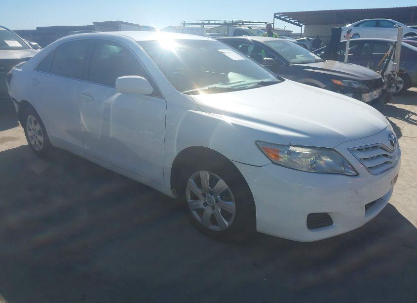 2011 Toyota Camry LE (VIN 4T1BF3EK6BU656682) main photo
