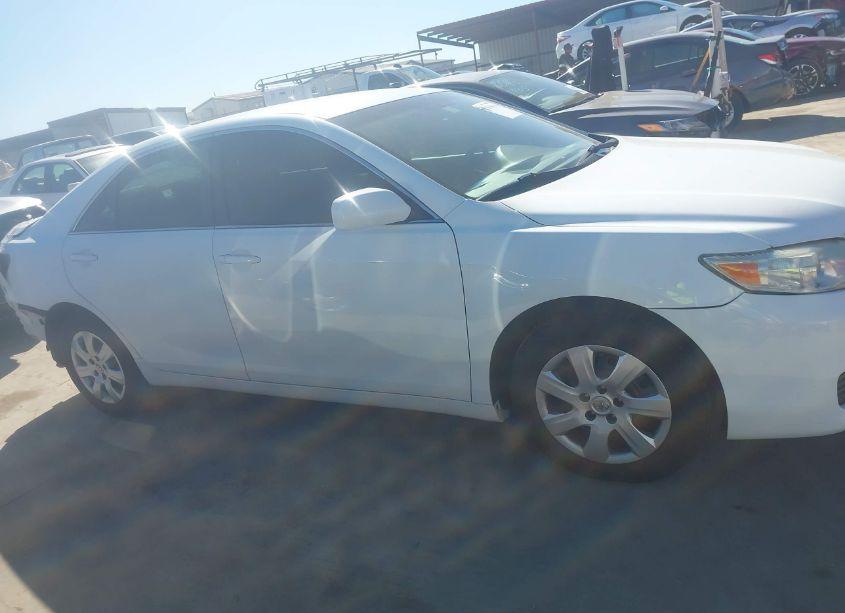 Photo 13 of 2011 Toyota Camry LE (VIN 4T1BF3EK6BU656682)