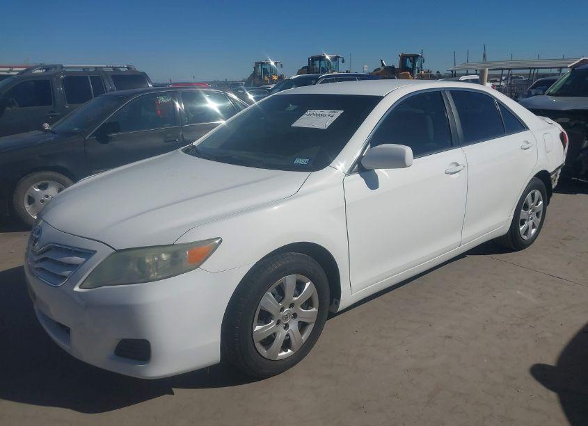 Photo 2 of 2011 Toyota Camry LE (VIN 4T1BF3EK6BU656682)