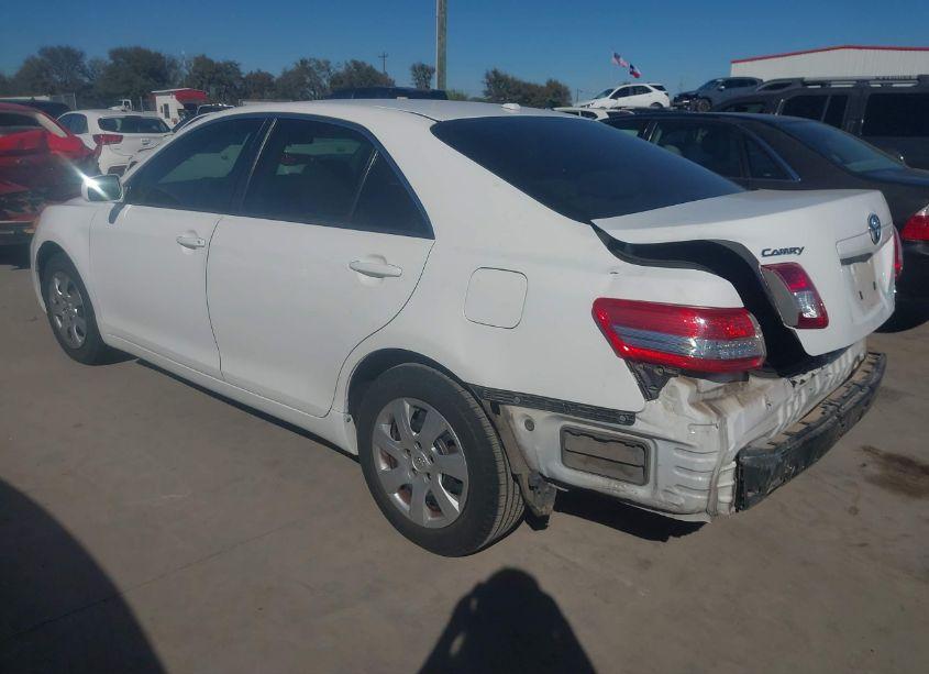 Photo 3 of 2011 Toyota Camry LE (VIN 4T1BF3EK6BU656682)