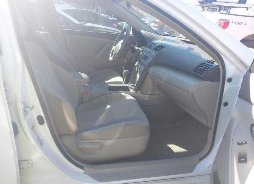 Photo 5 of 2011 Toyota Camry LE (VIN 4T1BF3EK6BU656682)