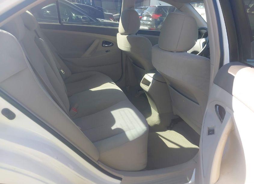 Photo 8 of 2011 Toyota Camry LE (VIN 4T1BF3EK6BU656682)