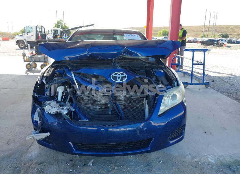 Photo 6 of 2011 Toyota Camry (VIN 4T1BF3EK6BU658030)