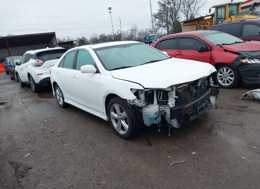 2011 Toyota Camry SE (VIN 4T1BF3EK6BU658433) main photo