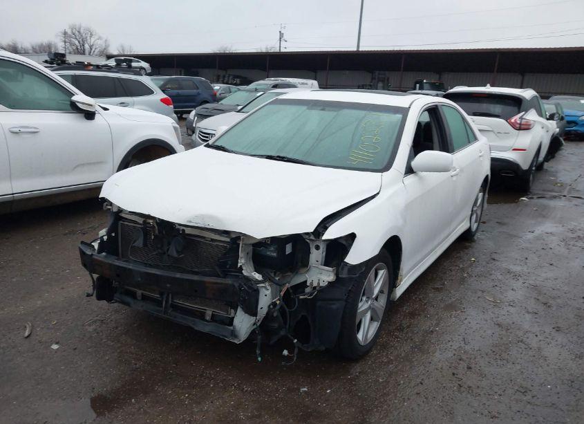 Photo 2 of 2011 Toyota Camry SE (VIN 4T1BF3EK6BU658433)