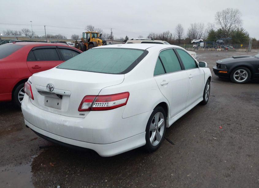 Photo 4 of 2011 Toyota Camry SE (VIN 4T1BF3EK6BU658433)
