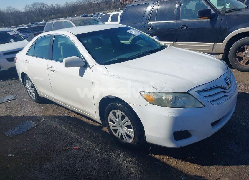 2011 Toyota Camry (VIN 4T1BF3EK6BU663230) main photo