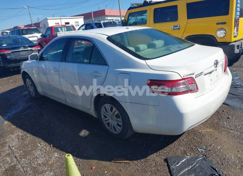 Photo 3 of 2011 Toyota Camry (VIN 4T1BF3EK6BU663230)