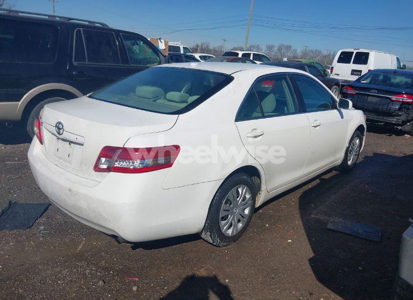 Photo 4 of 2011 Toyota Camry (VIN 4T1BF3EK6BU663230)