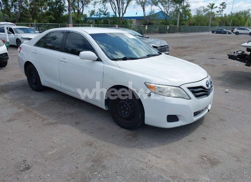 2011 Toyota Camry LE (VIN 4T1BF3EK6BU664491) main photo