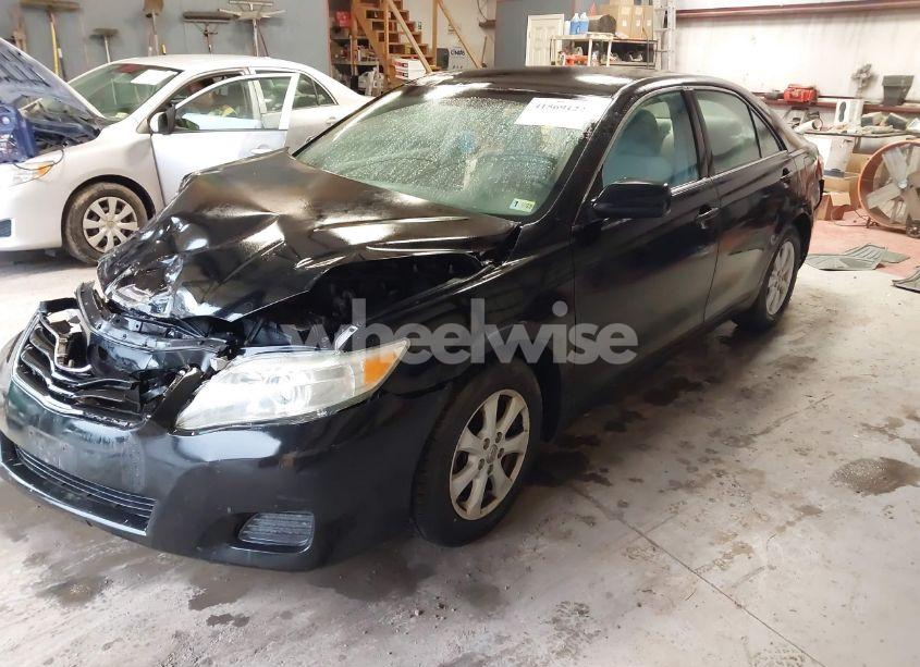 Photo 2 of 2011 Toyota Camry LE (VIN 4T1BF3EK6BU667021)