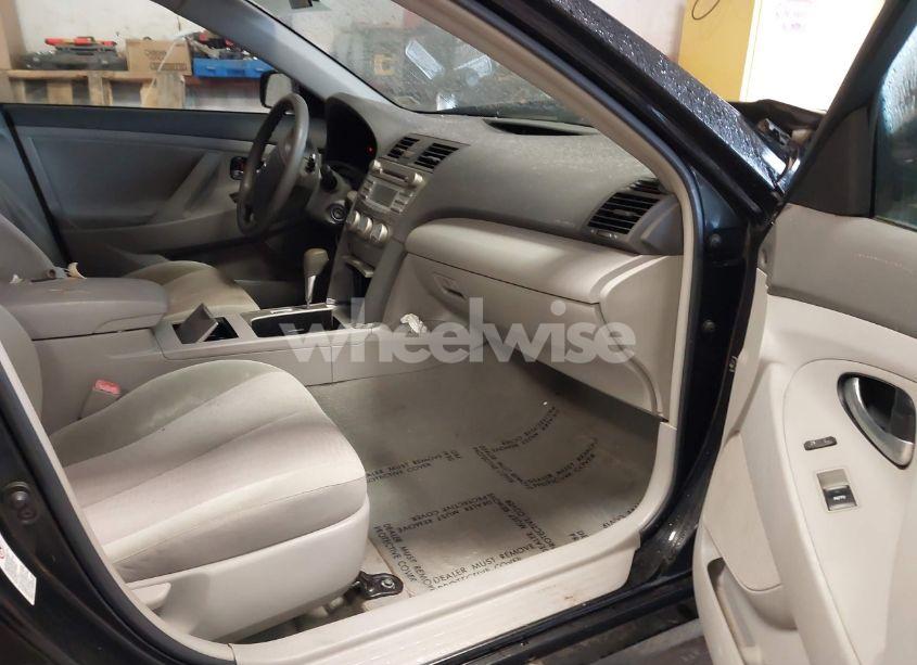 Photo 5 of 2011 Toyota Camry LE (VIN 4T1BF3EK6BU667021)