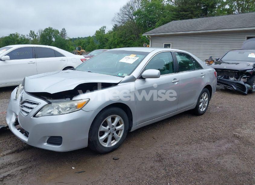 Photo 2 of 2011 Toyota Camry LE (VIN 4T1BF3EK6BU671814)